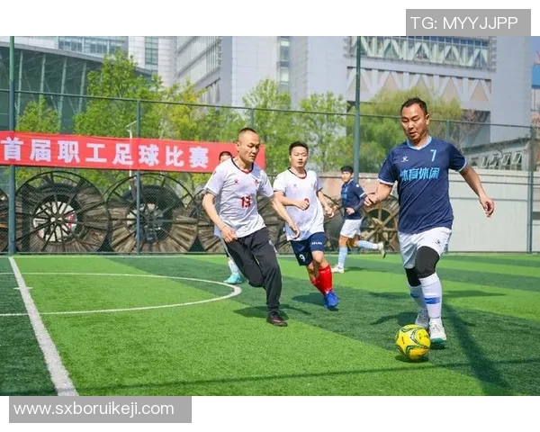 足球的重量究竟有多重影响比赛表现和运动员的技术发挥